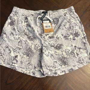 The North Face Mens Action Short 2.0, L High Rise Grey Moss Camo Print New